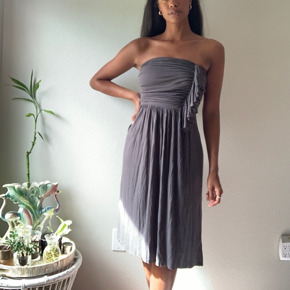 Banana Republic Dresses & Skirts - Grey strapless dress